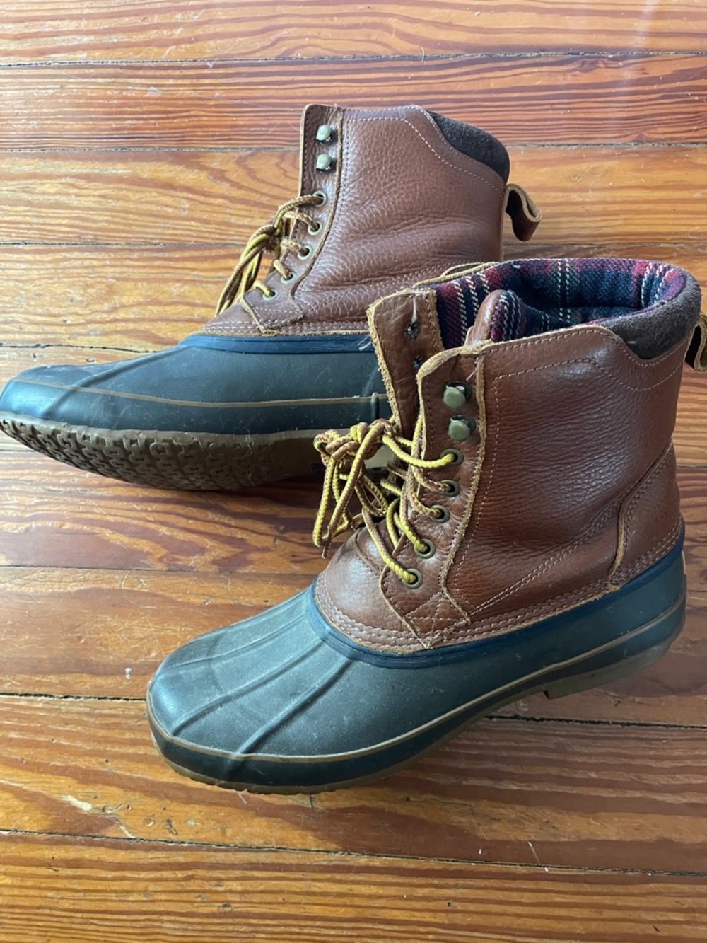 Brooks Brothers Australian sheep fur-lined leather duck boots